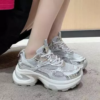 Женские кроссовки для пап на толстой подошве 2024 года, летние, новые сетчатые, дышащие и легкие, кроссовки для бега, подчеркивающие маленькие ноги и увеличивающие рост, женская обувь 35 серебряный