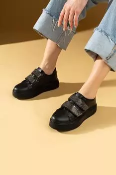 Женские кроссовки на высокой подошве с двойной полосой и каменной отделкой 001-8282-24SЧерный