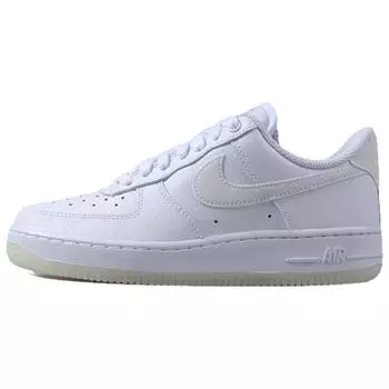 Женские кроссовки Nike Air Force 1 07 Essential Triple White 39