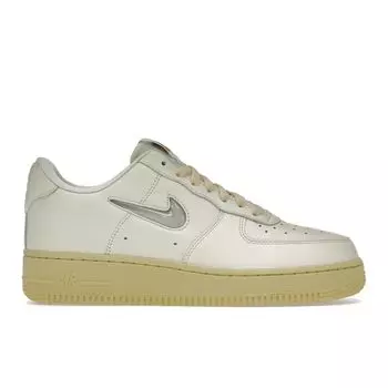 Женские кроссовки Nike Air Force 1 07 LX Coconut Milk кремово-лимонного цвета бледно-ванильного цвета DO9456-100 36.5