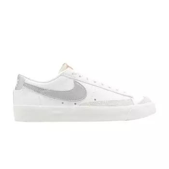 Женские кроссовки Nike Blazer Low 77 White Metallic Silver DC4769-113 41