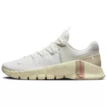 Женские кроссовки Nike Free Metcon 5 Sail Sanddrift белого цвета кокосового молока DV3950-100 35.5