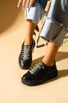 Женские кроссовки Stylish Comfort на высокой подошве со шнурками и камнями 57-1040-23