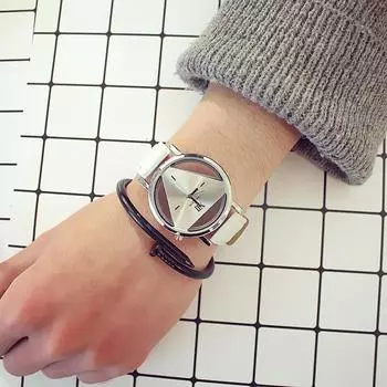 Женские кварцевые часы белый