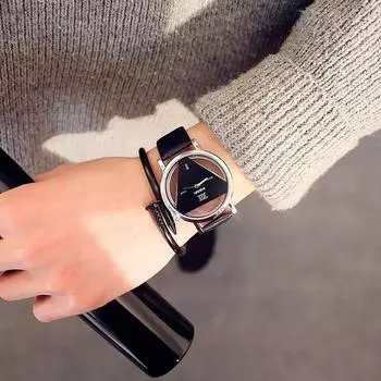 Женские кварцевые часы чёрный