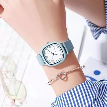 Женские кварцевые часы с квадратным циферблатом, мягкий ремешок из искусственной кожи, точная регулируемая пряжка, студенческие наручные часы для девочек, модные ювелирные изделия, подарок на день рождения чёрный