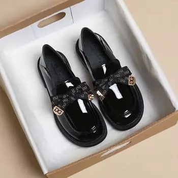 Женские лакированные туфли в британском стиле — на толстой подошве, без застежек, коллекция весна/осень 2024 г. 33