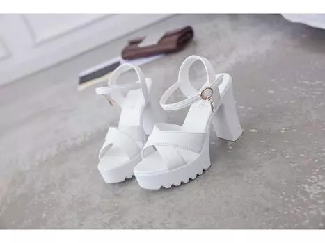 Женские летние босоножки 2024 года на массивном каблуке с ремешком и пряжкой со стразами US 8