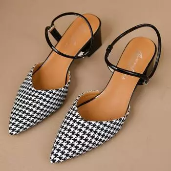 Женские летние цветные остроносые тапочки, новые бао-головы с одним словом, пряжка в стиле ретро после пустых сандалий двойного назначения 35 грязно-белый