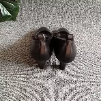 Женские летние кожаные туфли Женские одинарные туфли Деловые туфли на среднем и высоком каблуке Деловые кожаные туфли 35 чёрный