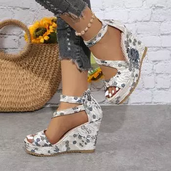 Женские летние новые модные дизайнерские сандалии с круглым носком на толстой подошве, нескользящие, для отдыха на открытом воздухе, удобные женские тапочки 36 красный