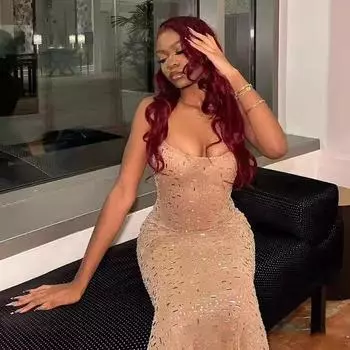 Женские летние популярные длинные платья телесного цвета со стразами и бретельками на шее S телесный