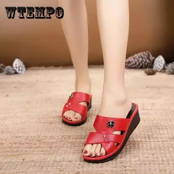 Женские летние тапочки, повседневные женские сандалии на платформе, нескользящая женская обувь, мягкие уличные женские тапочки на танкетке 40 чёрный