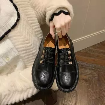 Женские лоферы из мягкого бархата на толстой подошве и толстом каблуке и маленькие женские кожаные туфли в стиле ретро с вышивкой на одной педали. 34