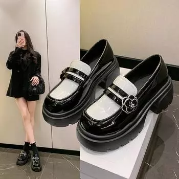 Женские лоферы на платформе. Пенни-лоферы на толстом каблуке с выступом на подошве. Удобная повседневная деловая рабочая обувь без шнуровки. Женские нарядные туфли с круглым носком. 35 бежевый