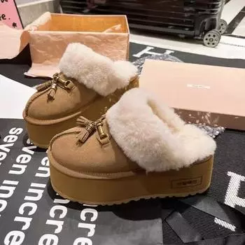 Женские меховые хлопковые тапочки с бахромой, замшевые домашние туфли на платформе, зимние ботинки 2025 года, новые модные теплые туфли на плоской подошве, плюшевые шлепанцы, мюли 35 бежевый