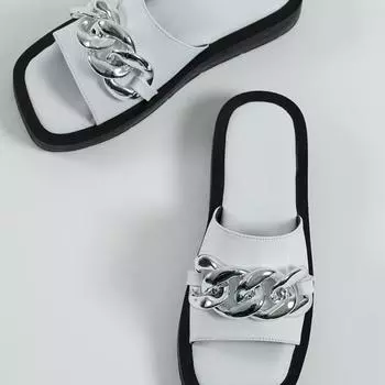 Женские модные белые тапочки с цепочкой из натуральной кожи на толстой подошве