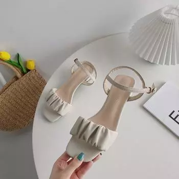 Женские модные босоножки на массивном каблуке. Элегантная и удобная женская модная обувь на высоком каблуке. 35 бежевый