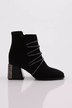 Женские модные ботинки на каблуке