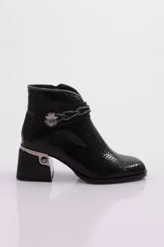 Женские модные ботинки на каблуке