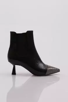 Женские модные ботинки на каблуке