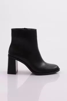 Женские модные ботинки на каблуке