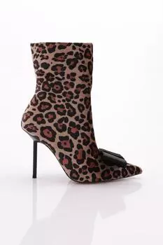 Женские модные ботинки на каблуке