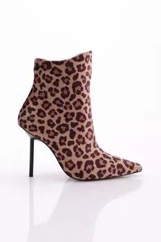 Женские модные ботинки на каблуке