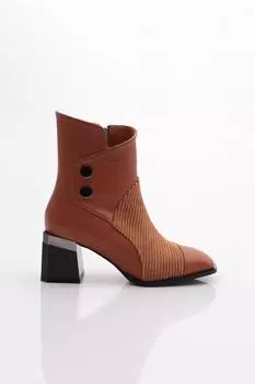 Женские модные ботинки на каблуке