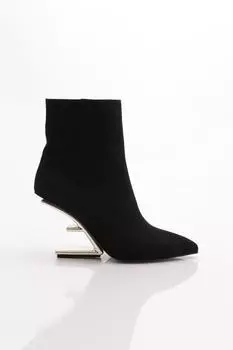 Женские модные ботинки на каблуке