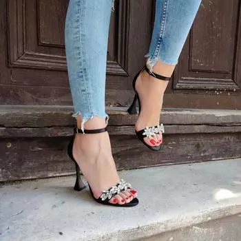 Женские модные черные атласные туфли на каменном каблуке с одним ремешком