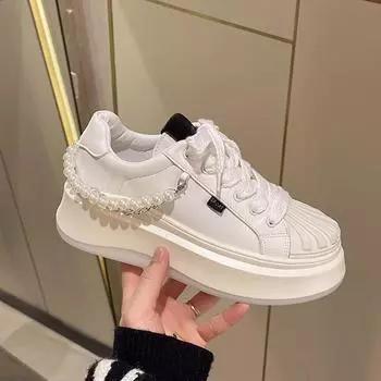 Женские модные дизайнерские кроссовки 2024 года, весна-лето, новый стиль, повседневные, универсальные, с металлическим декором, трендовые спортивные белые туфли 35 чёрный