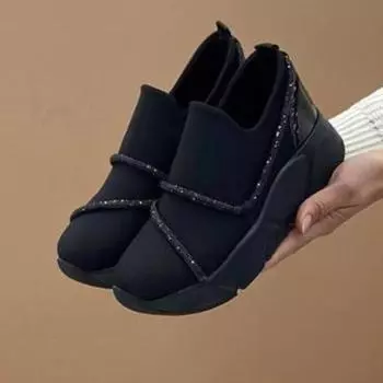 Женские модные кроссовки с черным камнем и эластичной подошвой с мягкой подошвой