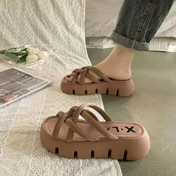 Женские модные тапочки на толстой подошве 2024 года, летняя новая тенденция, повседневная, простая, удобная, универсальная, на платформе, пляжная, нескользящая обувь 35 чёрный