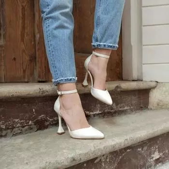 Женские модные туфли на каблуке цвета шампанского с жемчужным атласом 11 см с манжетами