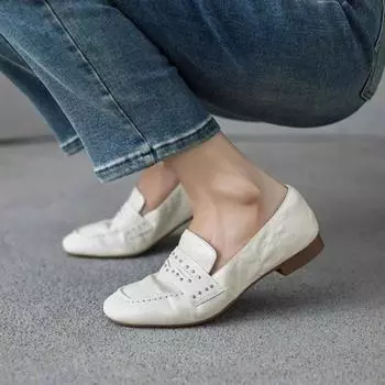 Женские модные туфли на толстом каблуке, осенние туфли с квадратной головкой и заклепками, мягкие нескользящие подошвы 35 бежевый