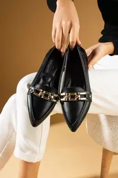 Женские мокасины с острым носком и удобной подошвой с цепочкой 64-170-24