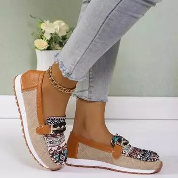 женские новые осенние модные дышащие нескользящие мокасины с круглым носком и металлическими украшениями легкие ретро-туфли на плоской подошве большого размера 36