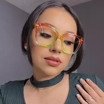 Женские очки с квадратной оправой для ногтей с защитой от синего света могут быть оснащены модной индивидуальной оправой для очков для близорукости.