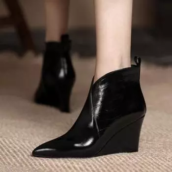 Женские одинарные ботинки на покатом каблуке 2025 года, осень, новые, с заостренной боковой молнией, противоскользящие, износостойкие, удобные, короткие ботинки 35 чёрный