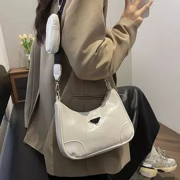 Женские однотонные квадратные сумки через плечо на молнии для отдыха из искусственной кожи с наклонным плечевым ремнем и регулируемым широкополосным ремнем One Size чёрный