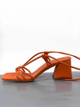 Женские оранжевые сандалии Moys с завязками на низком каблуке