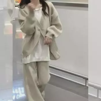 Женские осенне-зимние наряды в молочном стиле: Корейский нежный свитер, комплект из двух предметов 4XL (recommended 180-200 lbs)