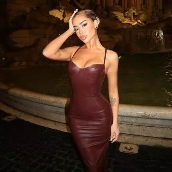 Женские осенние и зимние сексуальные облегающие платья с разрезом на бедрах S бордовый