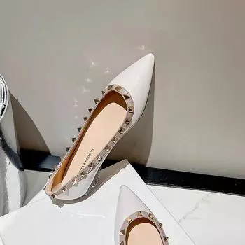 Женские остроносые одинарные туфли с женственным темпераментом, внешняя часть из лакированной искусственной кожи, туфли на плоской подошве для банкетов 40 чёрный