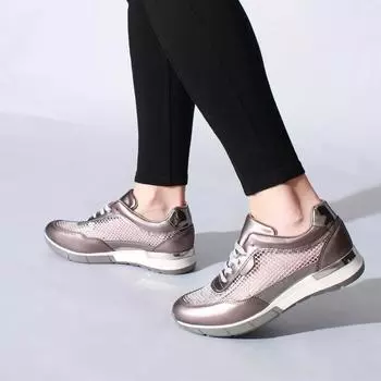 Женские платиновые матовые кроссовки