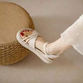 Женские пляжные босоножки с полым каблуком 32 чёрный