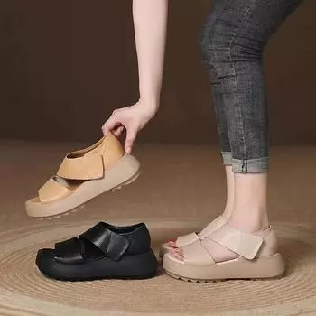 Женские пляжные тапочки с открытым носком и танкеткой 35 чёрный