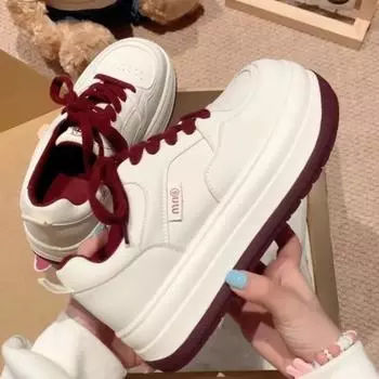 Женские повседневные туфли из кожи с круглым носком на толстой подошве, осень-зима 2024 года, новая корейская версия, универсальные легкие белые туфли 35