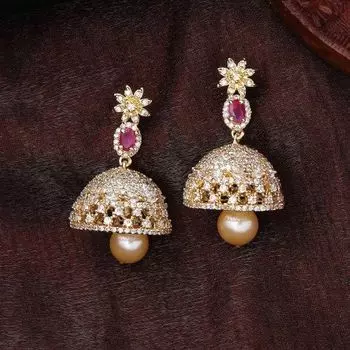 Женские позолоченные дизайнерские серьги Jaliwala Jhumka с цирконами Estele с жемчугом и рубиновыми кристаллами